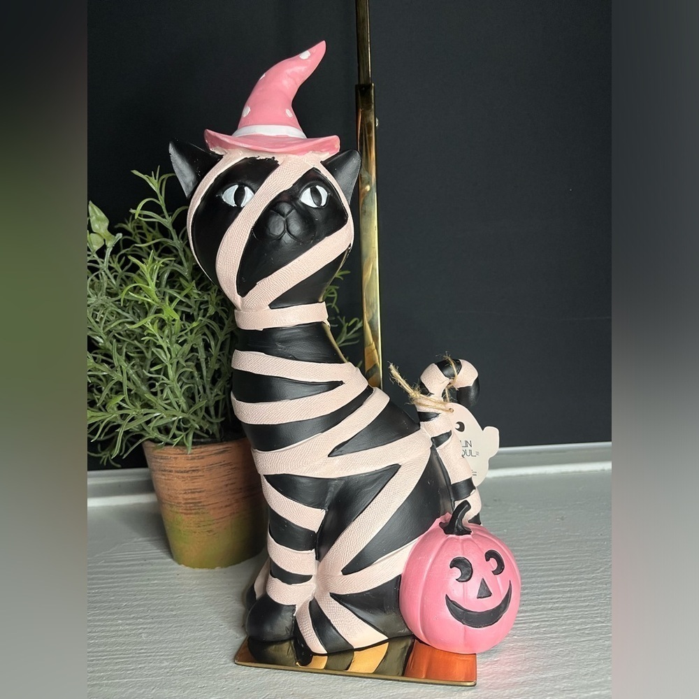 Black Cat Halloween Mummy Statue with Pink Pumpkin NWT 12.5” Tabletop Decor - Picture 2 of 4